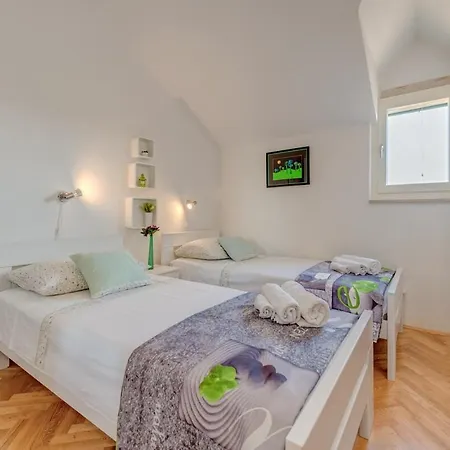 Pax Villa